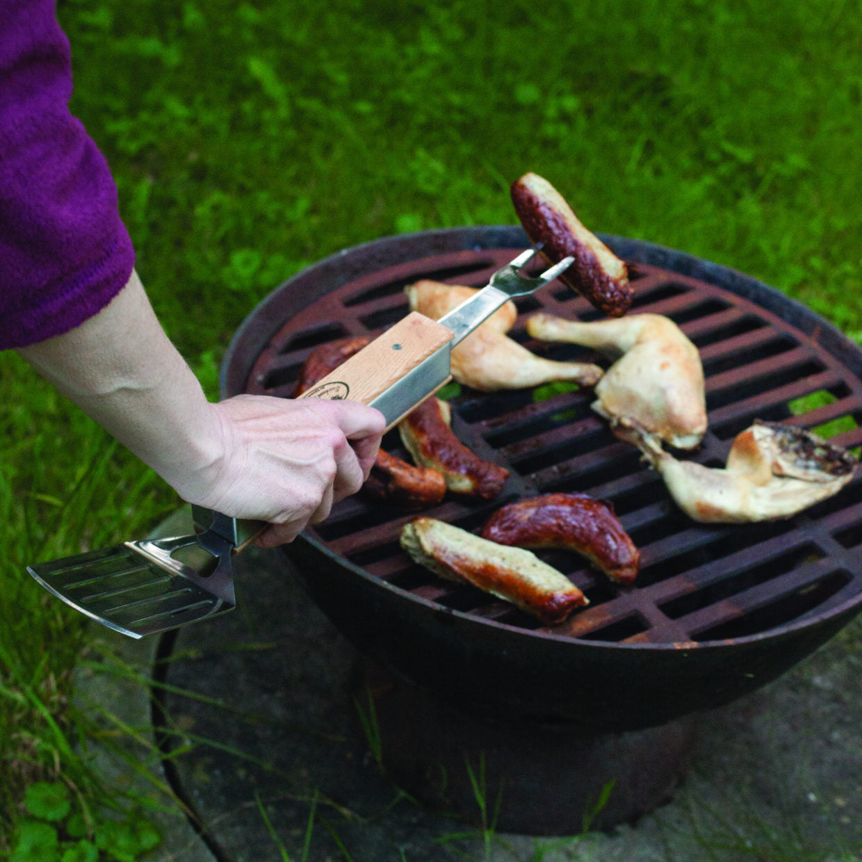 Puriri Lane | Foldable Barbecue Multi-Tool | Esschert Design