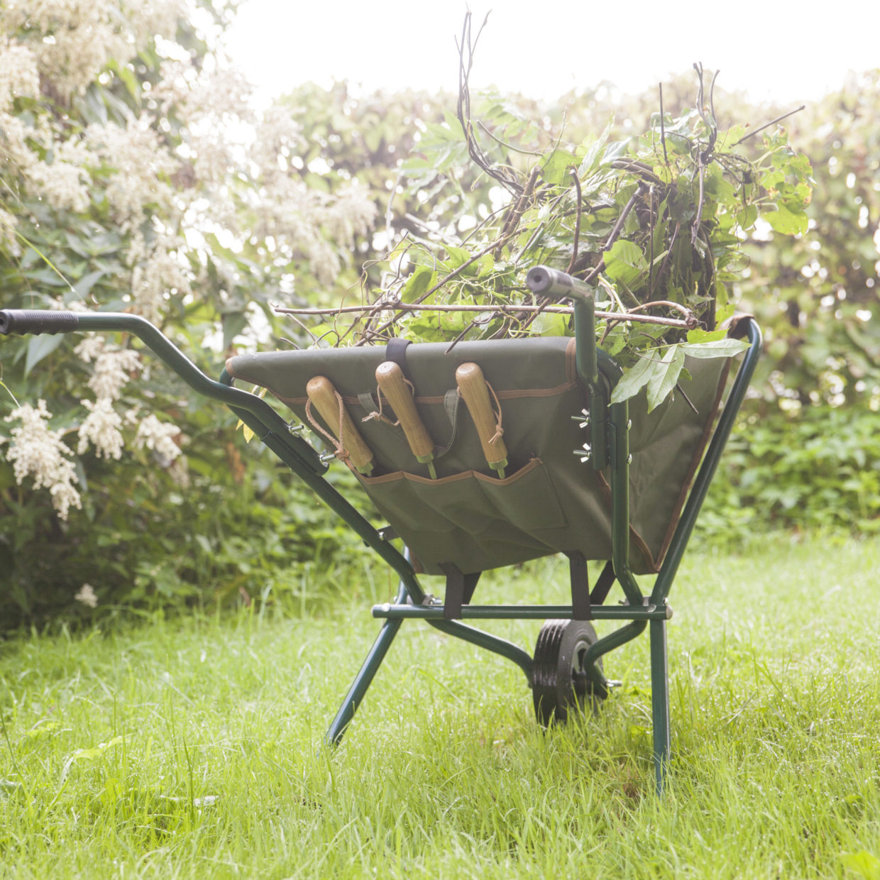 Puriri Lane | Foldable Wheelbarrow | Esschert Design