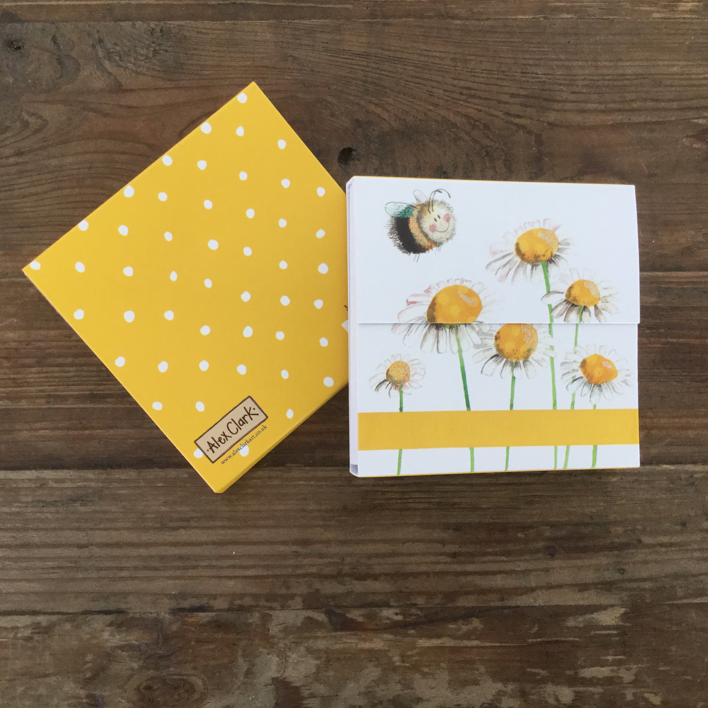 Puriri Lane | Alex Clark | Magnetic | Notepad | Bees